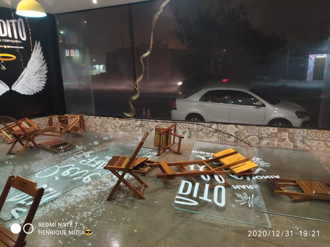 Fachada ficou destruída