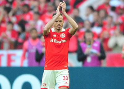Renê, lateral-esquerdo