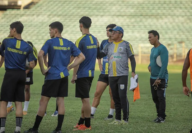 Equipe sub-20 do Tiradentes