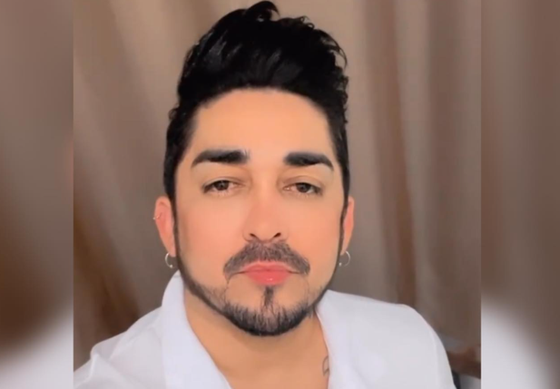 Cantor Elson Barbosa