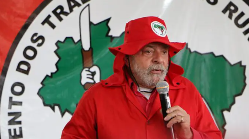 Presidente Lula participa de evento do MST em Salvador e anuncia novas desapropriações