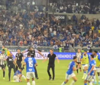 Briga entre Cruzeiro e Atlético-MG