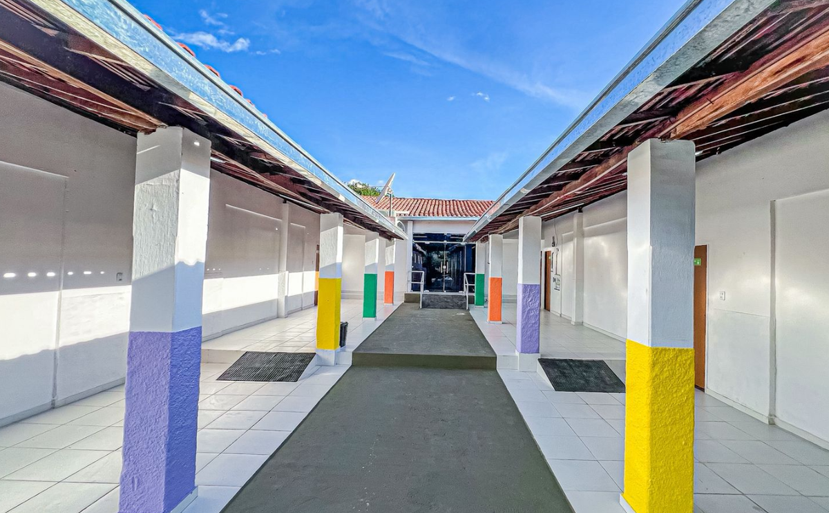 Amarante entrega reforma da Escola da Várzea e reforça compromisso com a educação