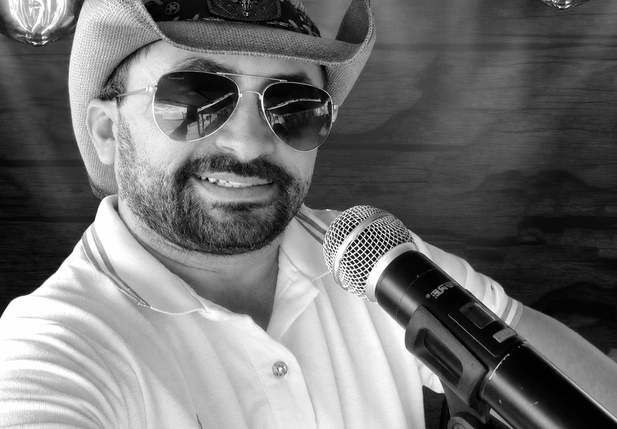Cantor Jailson Leal