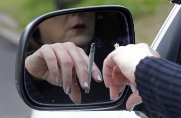 Fumo passivo está ligado a risco de AVC