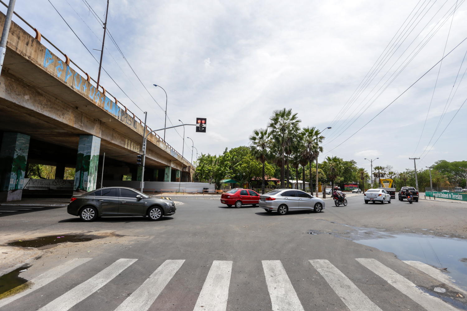 Semáforo na Avenida Marechal Castelo Branco 