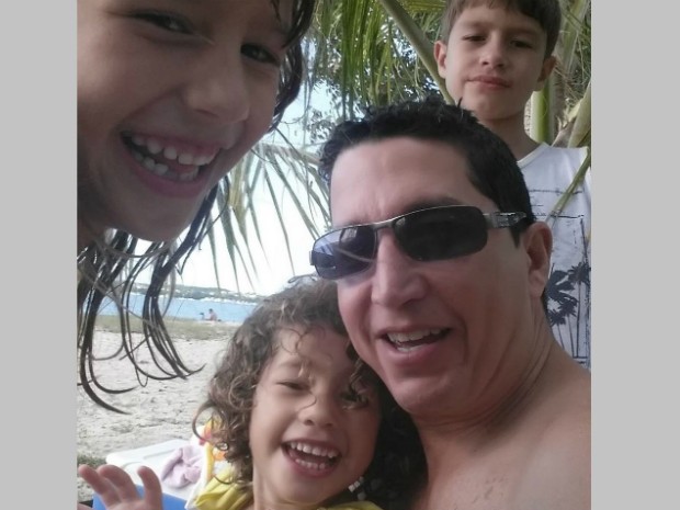 Pai e os filhos ainda em vida