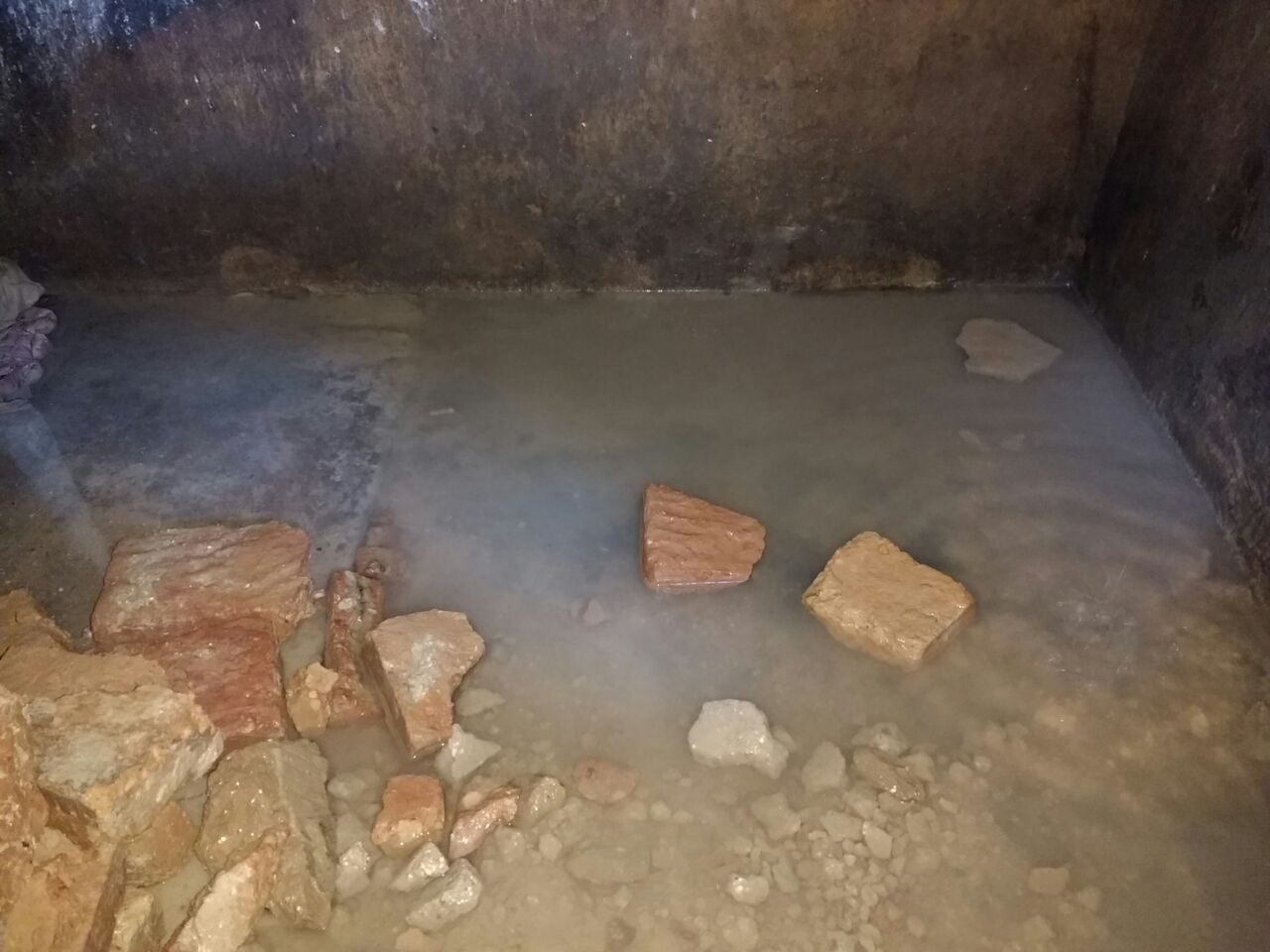 Estrutura interna da cadeia está deteriorada