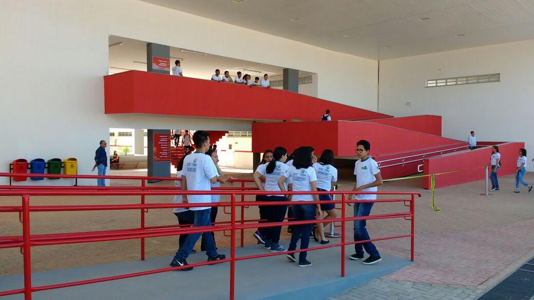A escola técnica conta com uma ampla estrutura