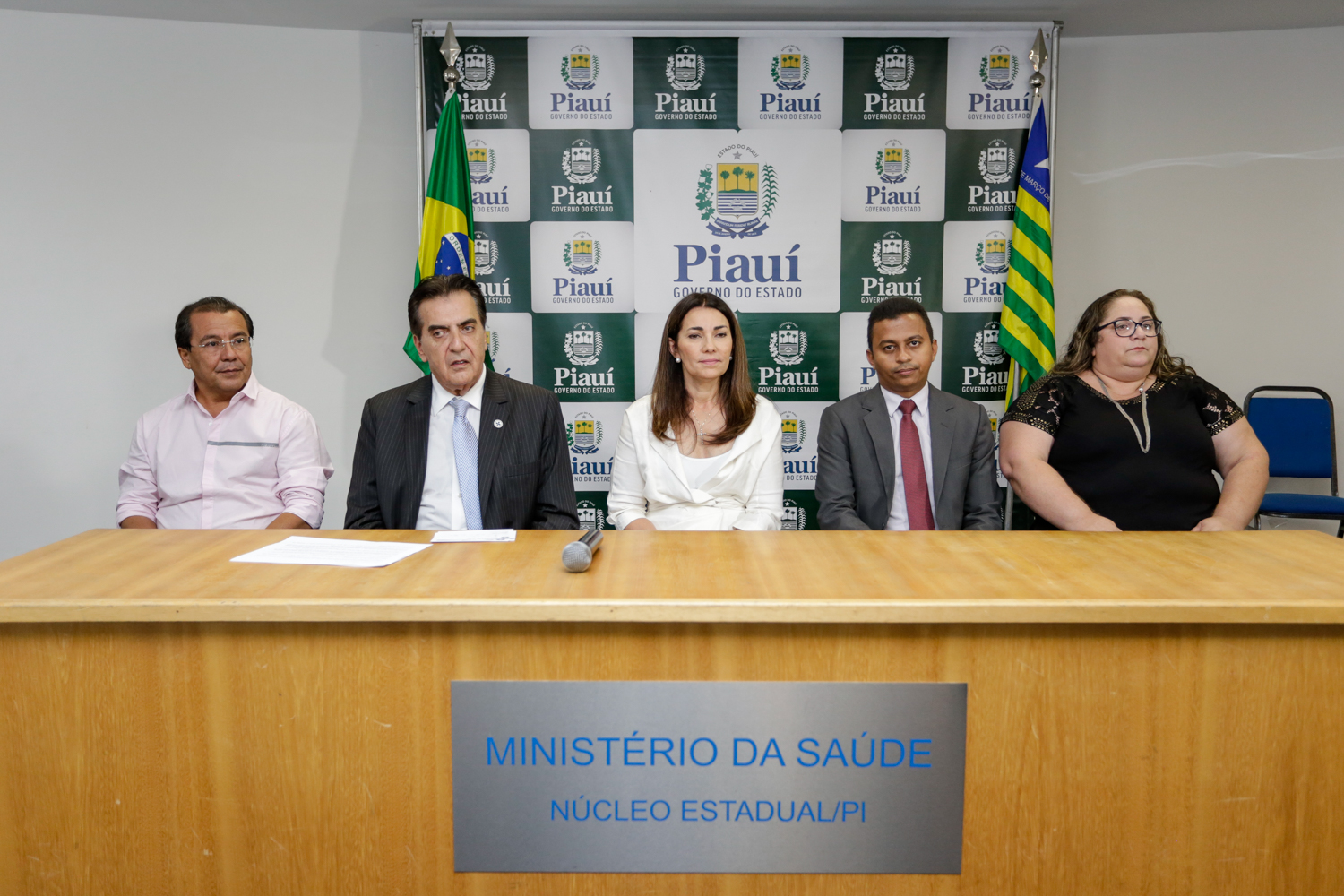 Autoridades presentes na solenidade