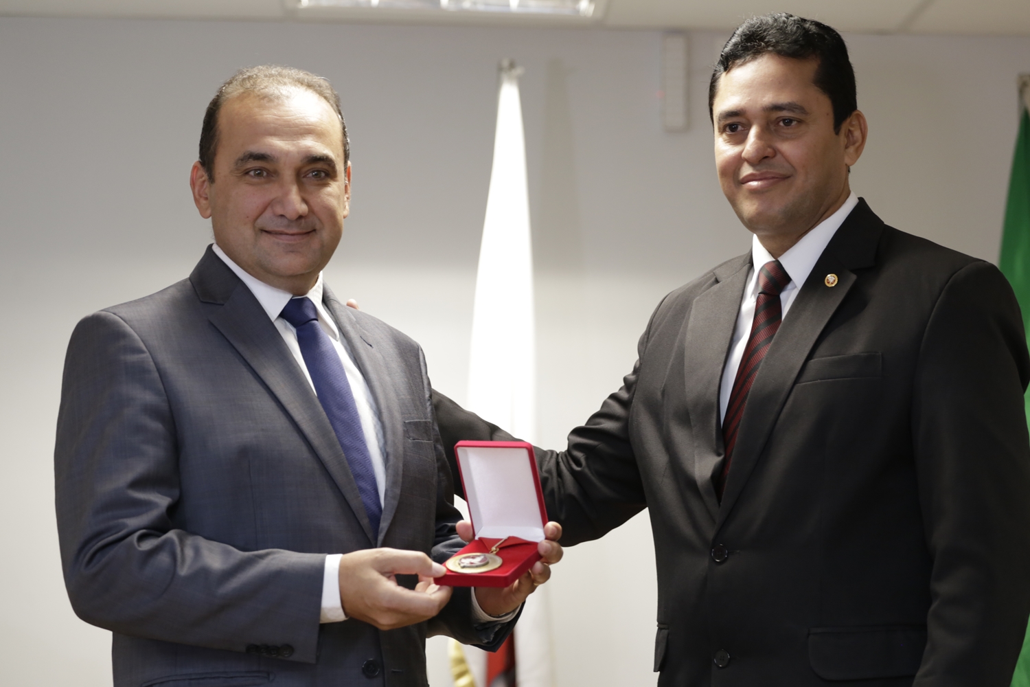 Erivan Lopes recebe medalha Darcy Araujo