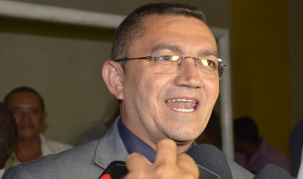 Padre Walmir diz que quem acusa precisa provar