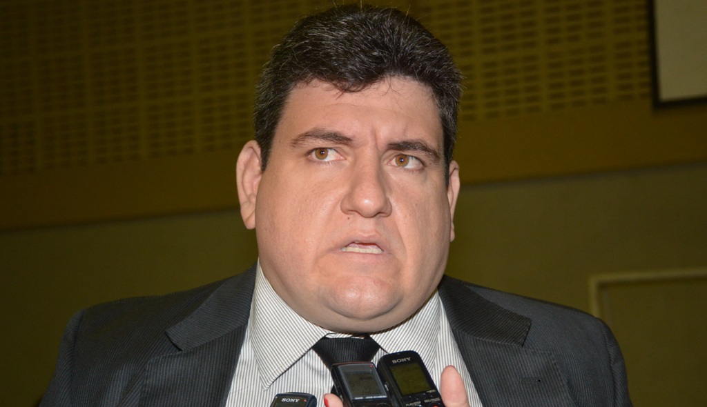 Hugo Victor recebe apoio do vereador Maté