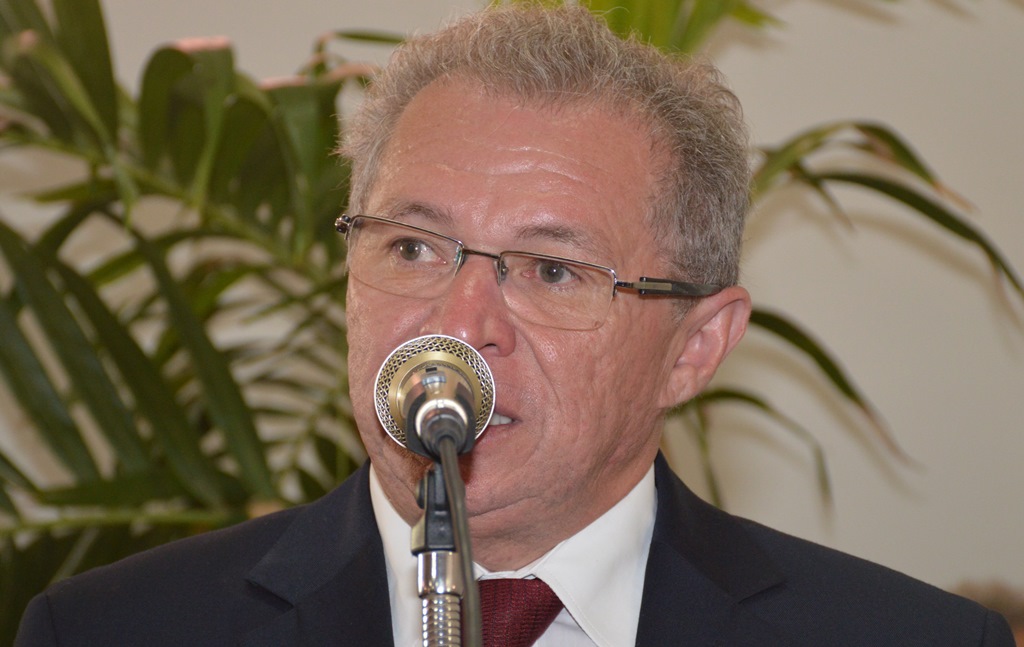 Assis Carvalho promete ajudar gestão do Padre Walmir