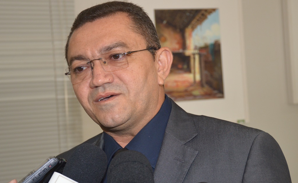Padre Walmir promete um governo austero