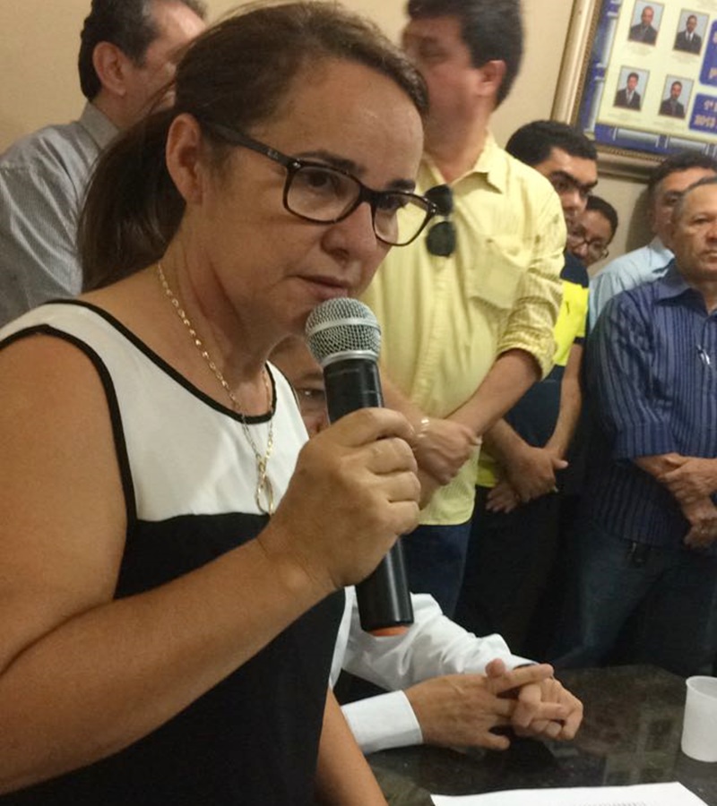 Prefeita empossada Maria José