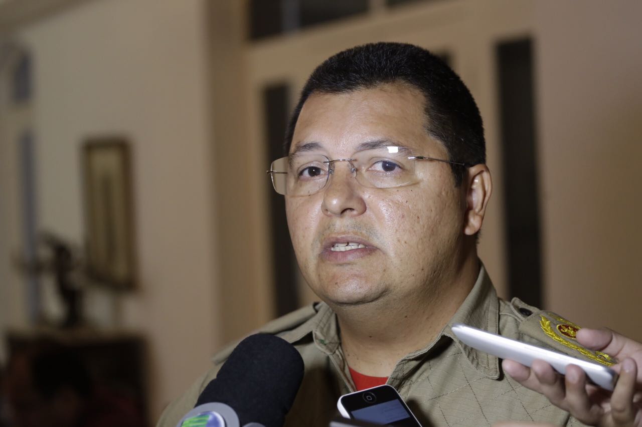 Comandante do Corpo de Bombeiros, coronel Carlos Frederico