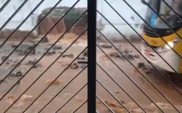 Ossos humanos invadiram as casas