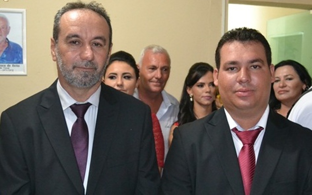 Prefeito Joriasmar, à esquerda, com o vice-prerfeito