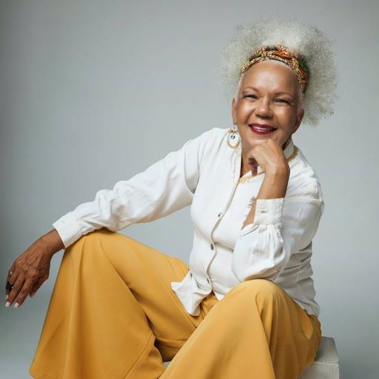 Cantora Loalwa Braz