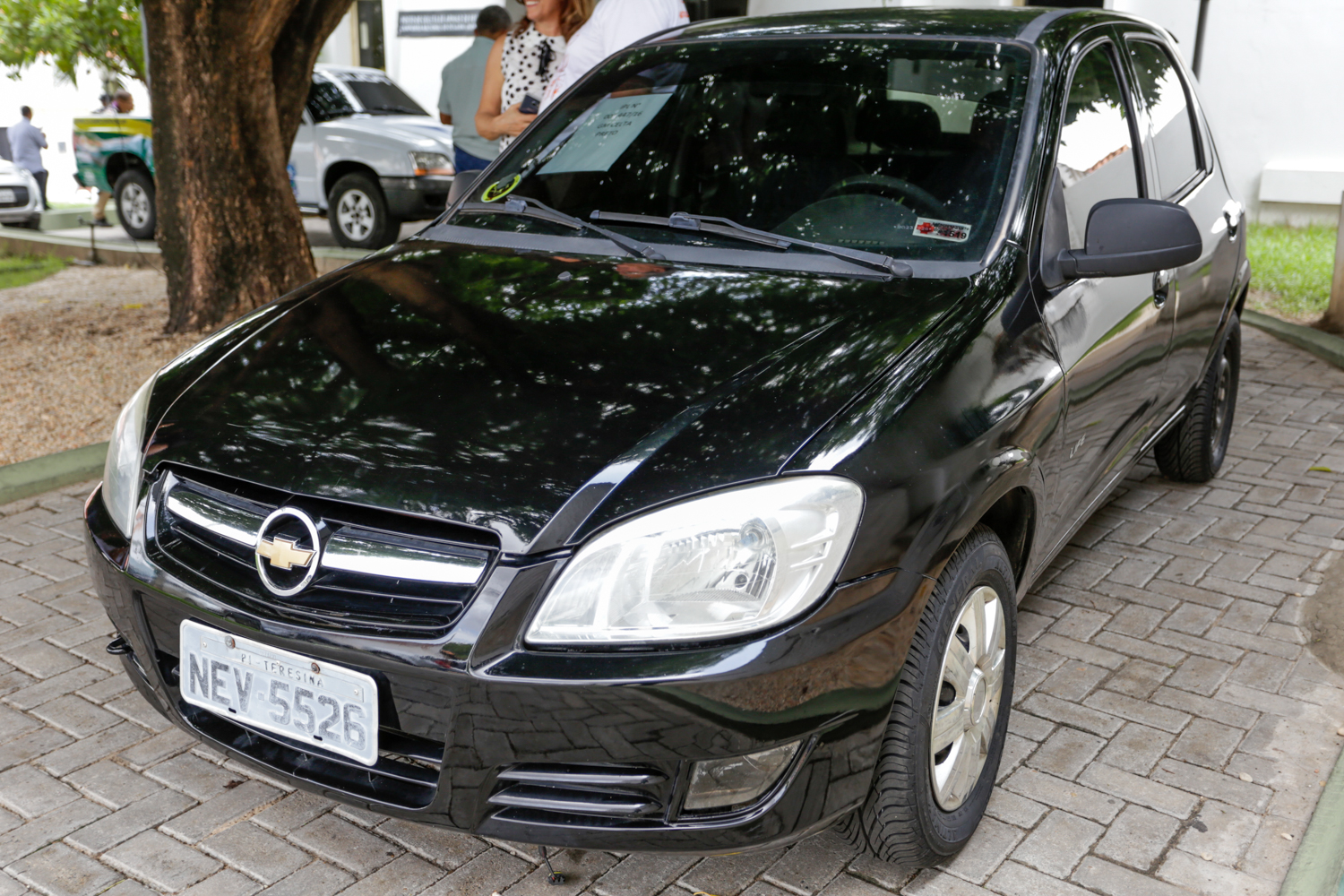 Carro entregue para a instituição