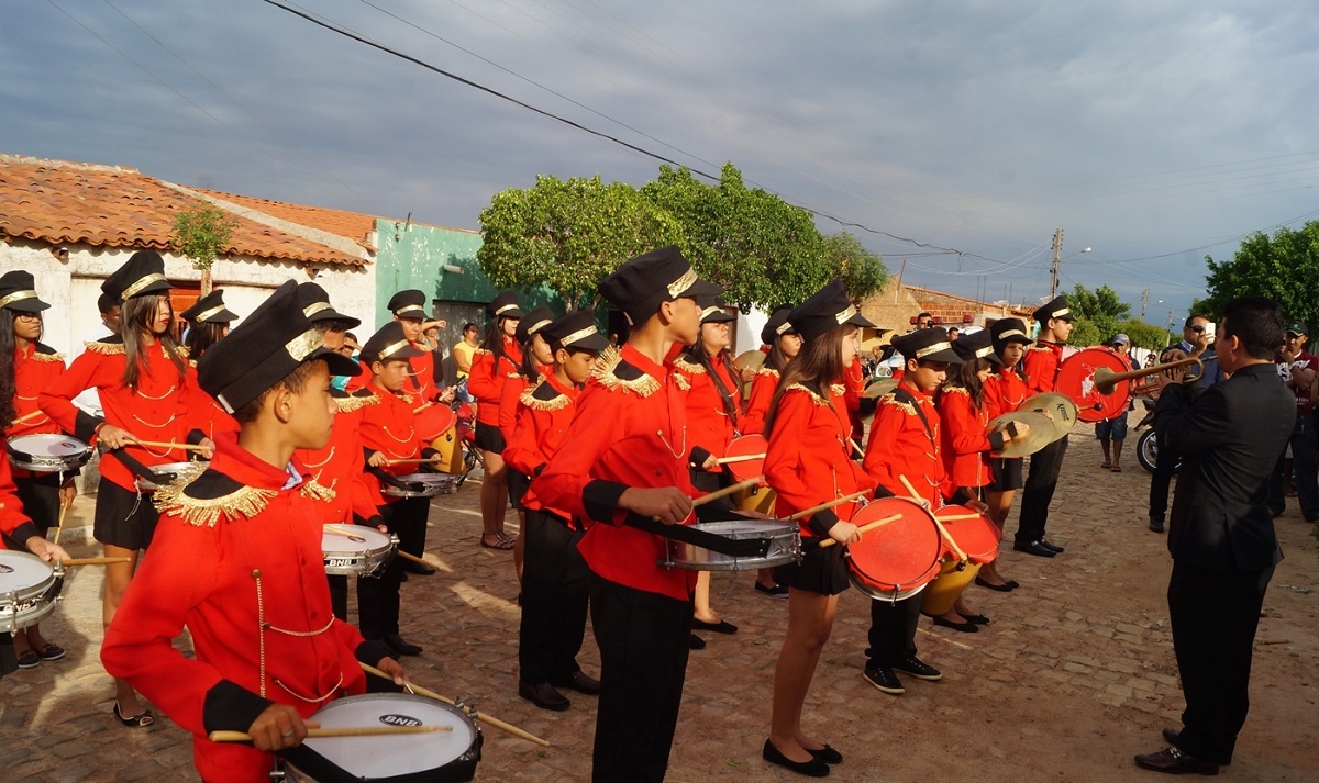 Apresentação cultural na comemoração dos 21 anos de emancipação política de Caridade do PI