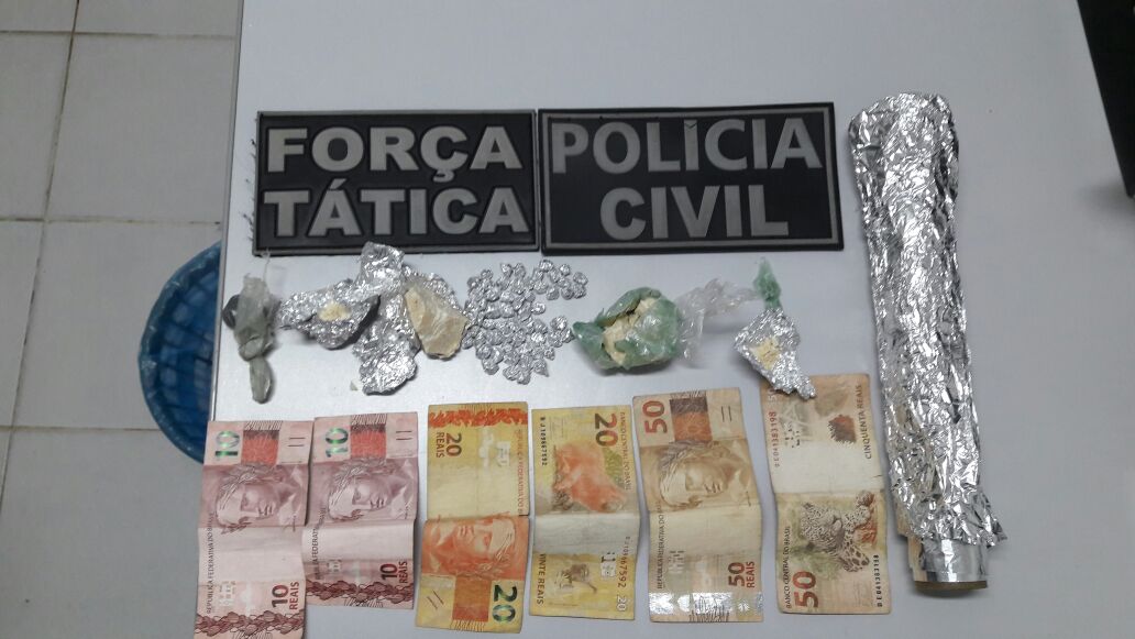 Apreensão de drogas e dinheiro