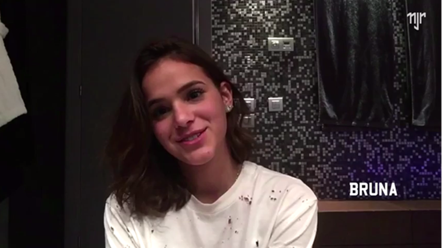 Bruna Marquezine presta homenagem a Neymar