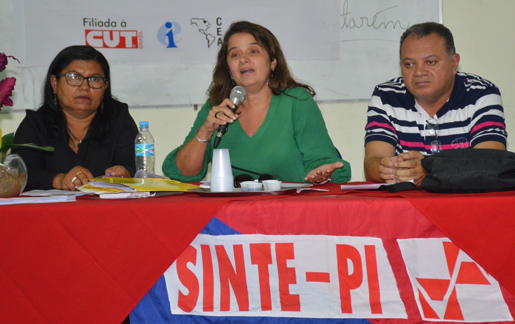 Giselle Dantas comanda a assembleia
