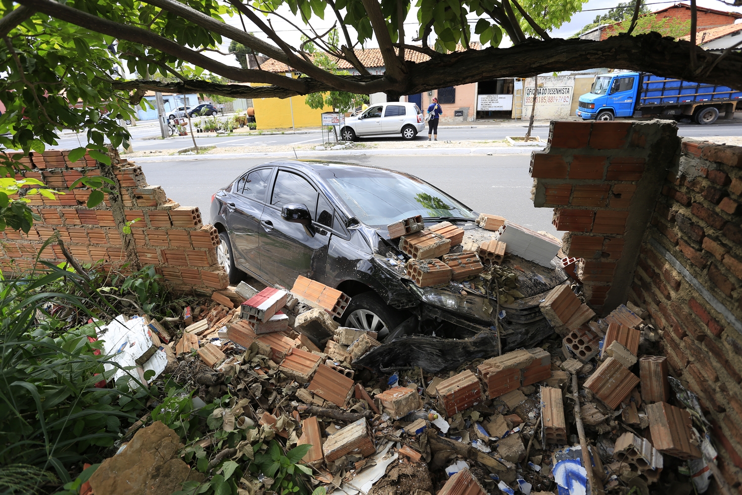 Veículo destruído