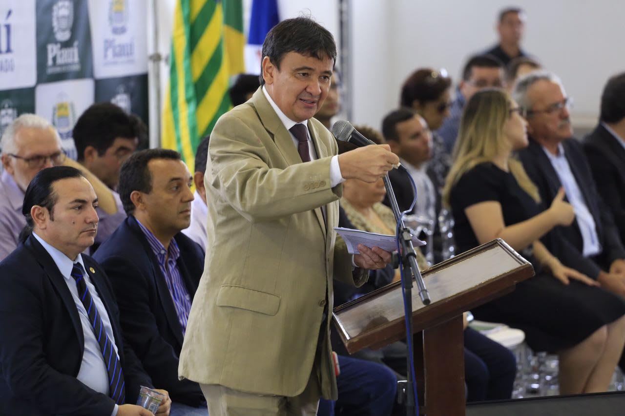 Wellington Dias fala durante a solenidade