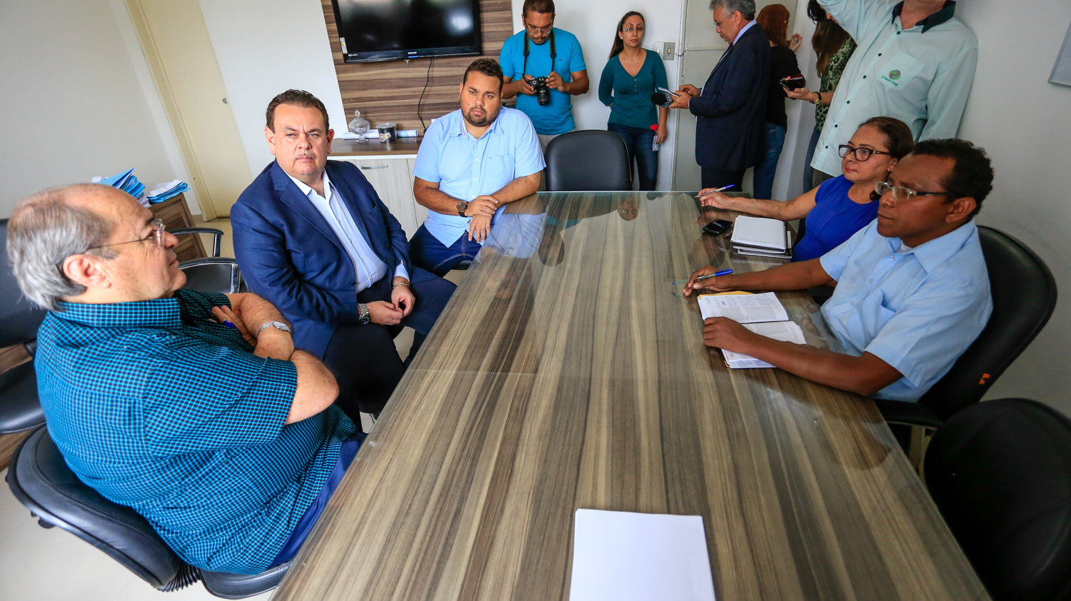 Autoridades participaram da reunião