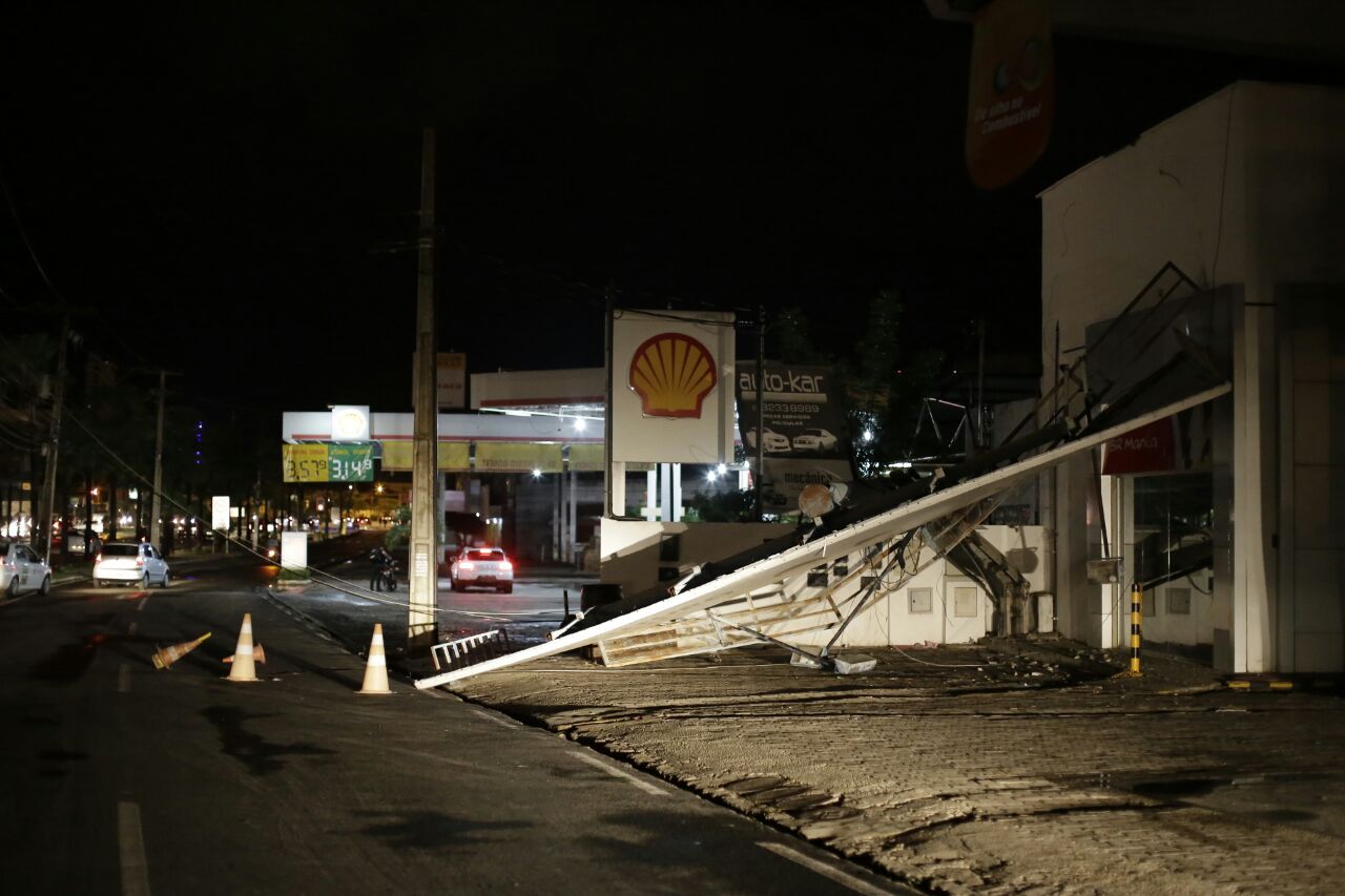 Placa caiu próximo a posto
