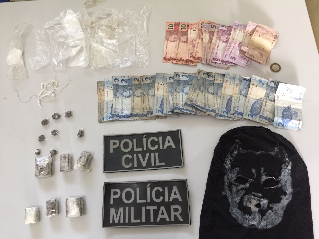 Material apreendido pela polícia