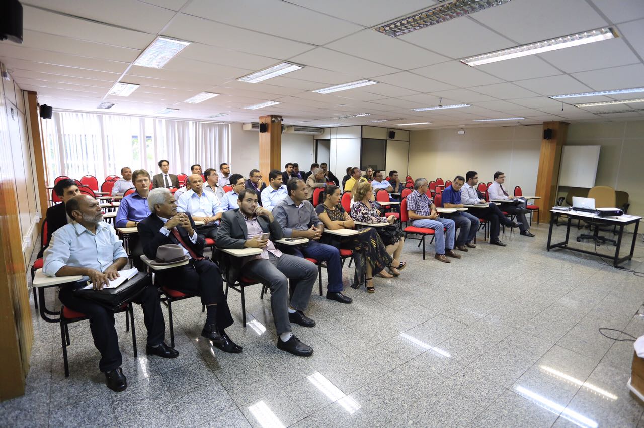 Reunião entre juízes eleitorais e prefeitos