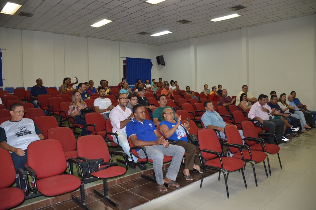 Lançamento do Salva Picos reune número inexpressivo de pessoas.