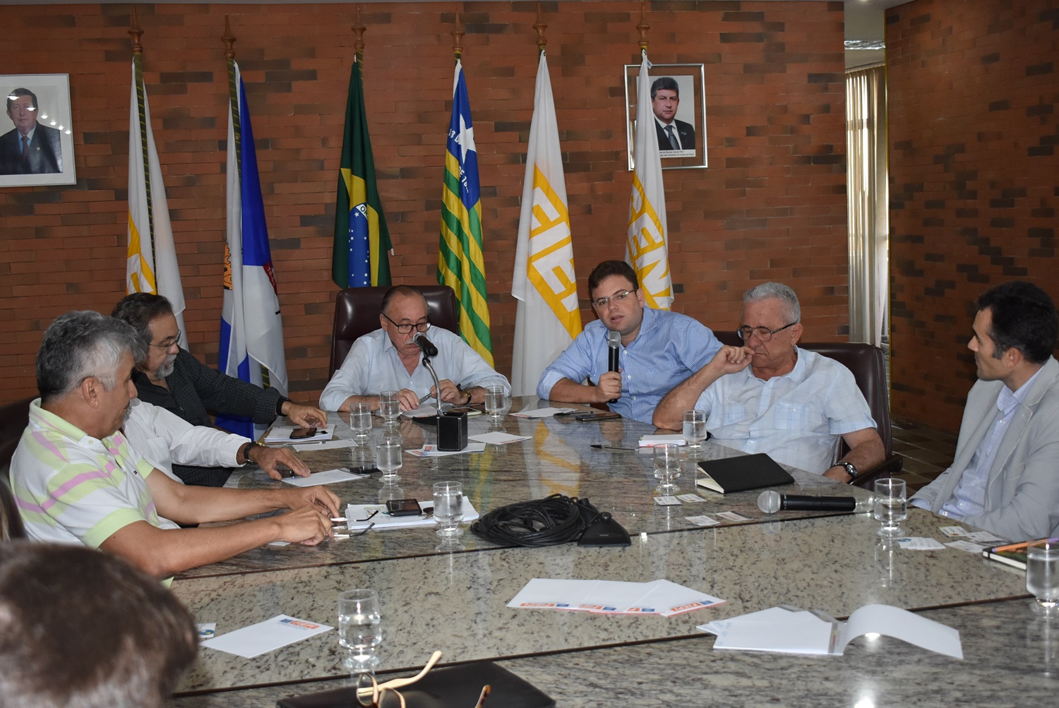 Reunião entre  empresários e a FIEPI