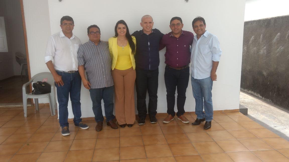 Líderes dos partidos que compareceram ao encontro 