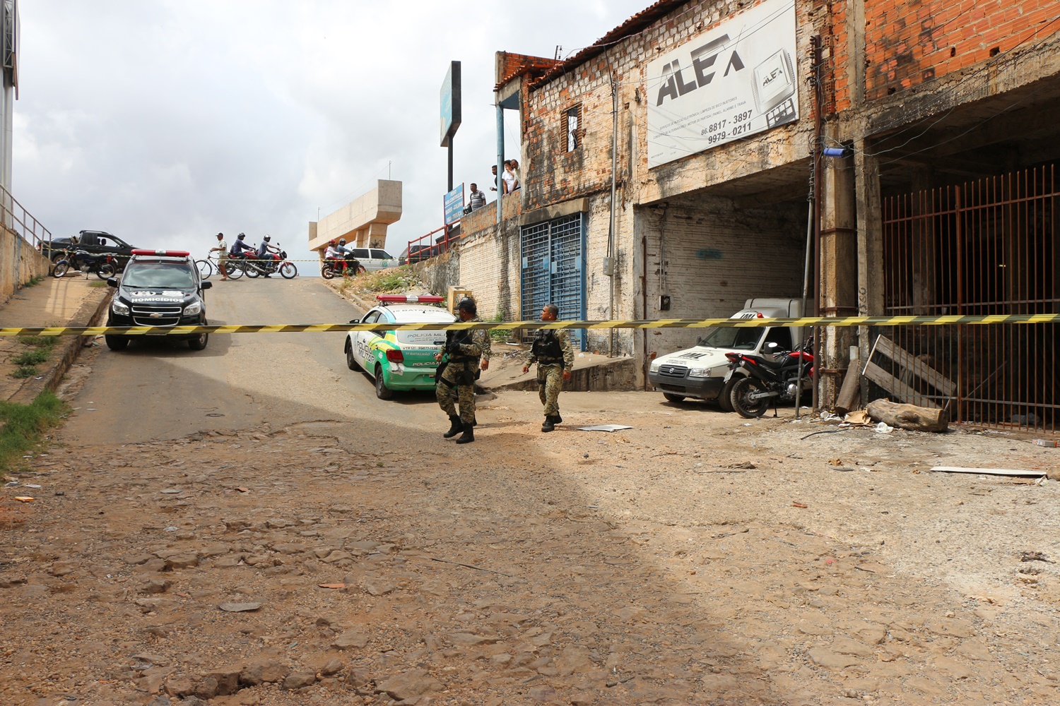 Mecânico é alvejado com pelo menos cinco tiros no bairro Tabuleta