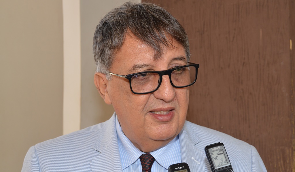 Carlos Luís anunciou no último dia 18 que iria pedir licença