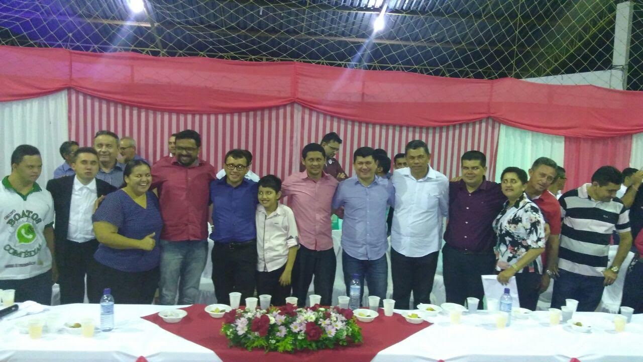 Prefeito prestigia evento
