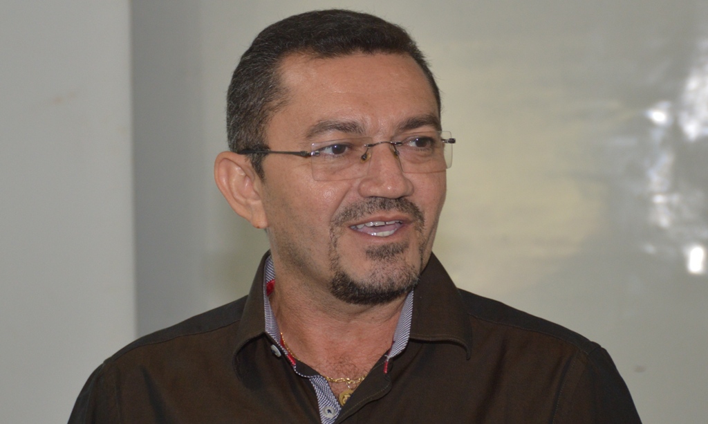 Padre Walmir manda corta ponto dos servidores que aderiram a paralisação
