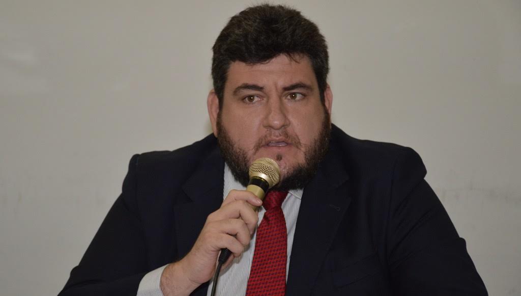 Mesmo sem votar presidente da Câmara mostrou-se contrário