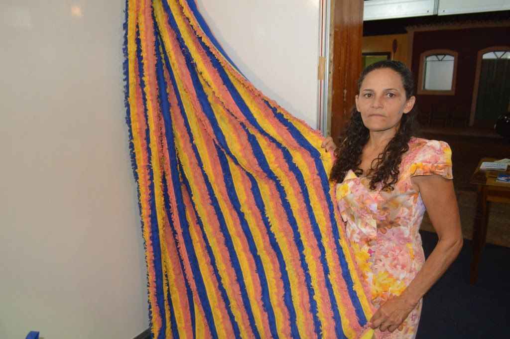 A artesã Maria de OliveiraA artesã Maria de Oliveira