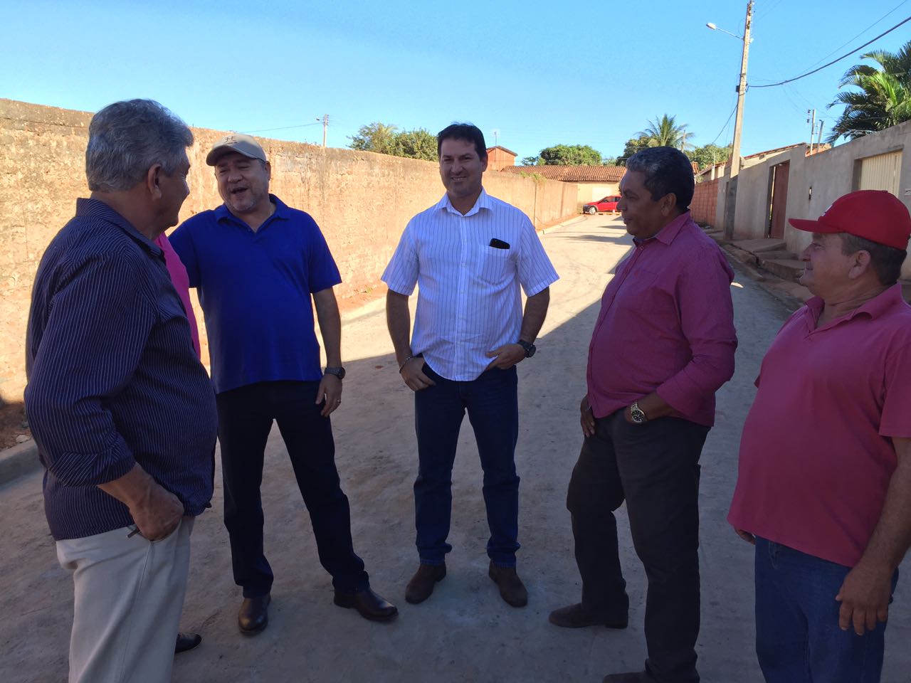 João Mádison visita obras em Corrente