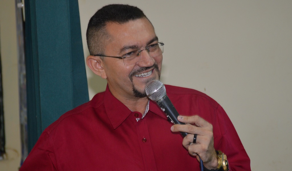 Padre Walmir garante avanços na assistência social