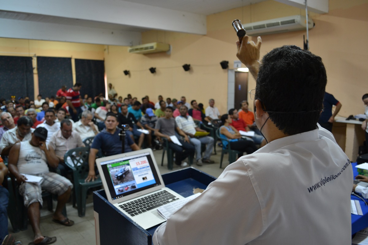 Detran realiza leilão de veículos apreendidos em blitz de fiscalização