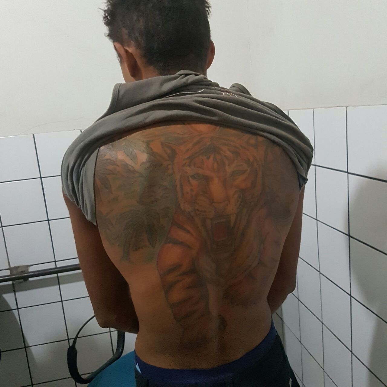 Márcio Douglas se apresentou na Central de Flagrantes de Timon