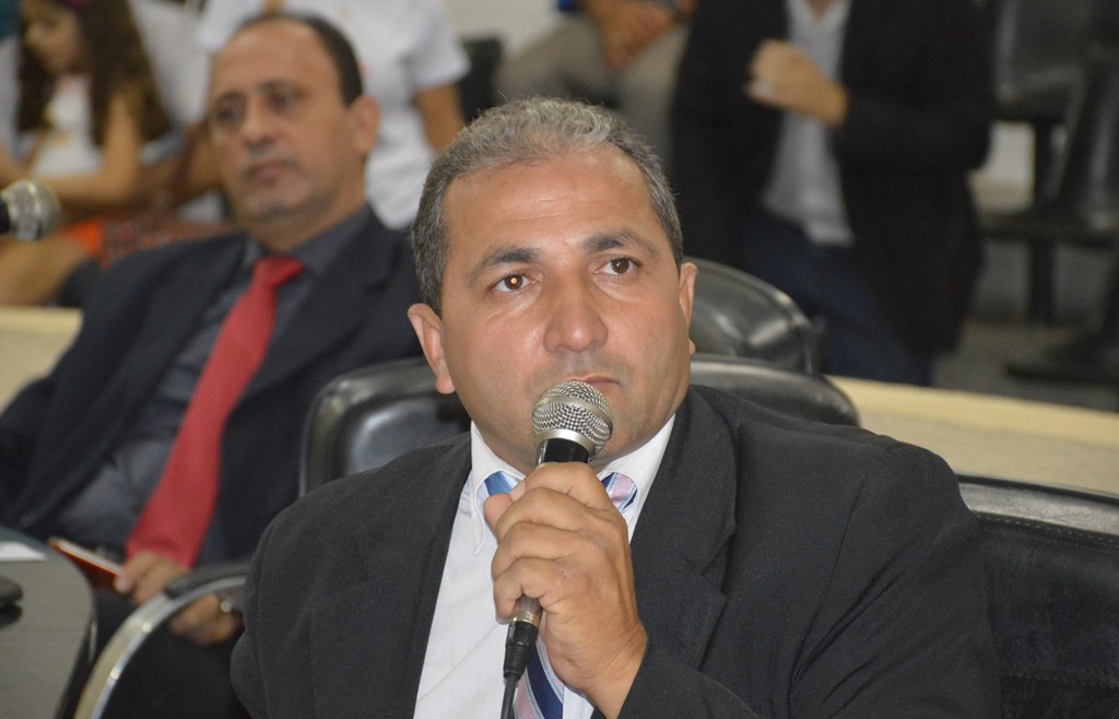 Vereador anuncia pedido de afastamento por 121 dias