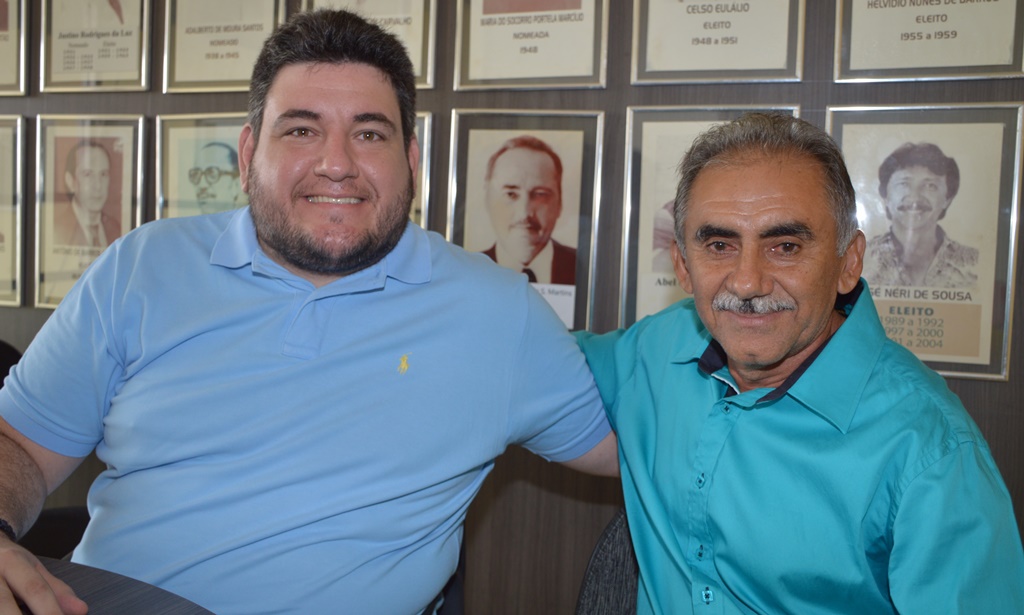 Presidente da Câmara Hugo Victor com o suplente Antônio Moura